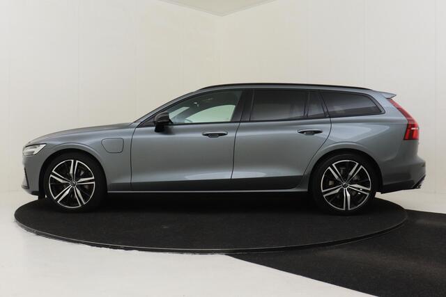 Volvo V60 T6 TWIN ENGINE AWD R-DESIGN -HARMAN/KARDON|KEYLESS|POWER-SEAT|PRIVACY.GLAS|CAMERA|GEARSHIFT|19"