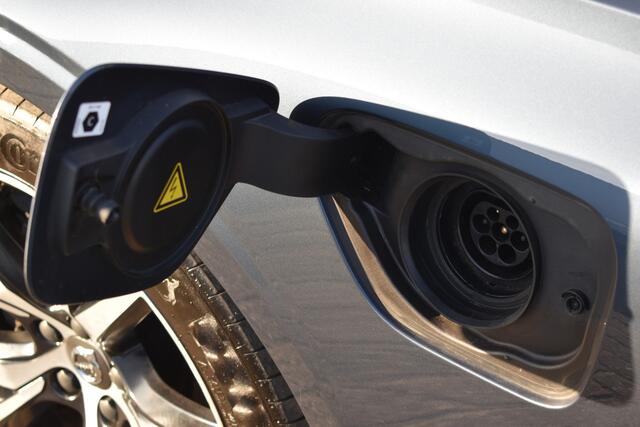 Volvo V60 T8 390PK Automaat Twin Engine AWD Inscription Trekhaak | Panodak | 360 Camera | Blis | Stoelverwarming