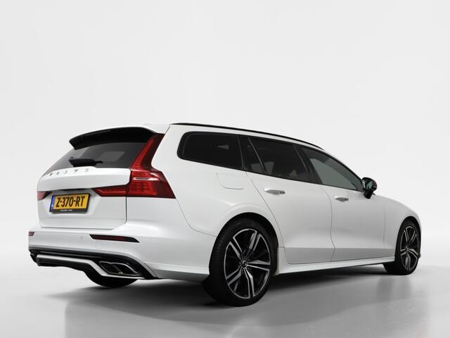 Volvo V60 2.0 T6 Recharge AWD R-Design 340 PK | 3D Camera | Trekhaak | Apple Car Play | Harman/Kardon | Panorama | Crystal White Pearl - RIJKLAAR