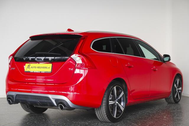 Volvo V60 2.0 T4 R-Design / Opendak / Leder / Trhaak / Cam / Org NL