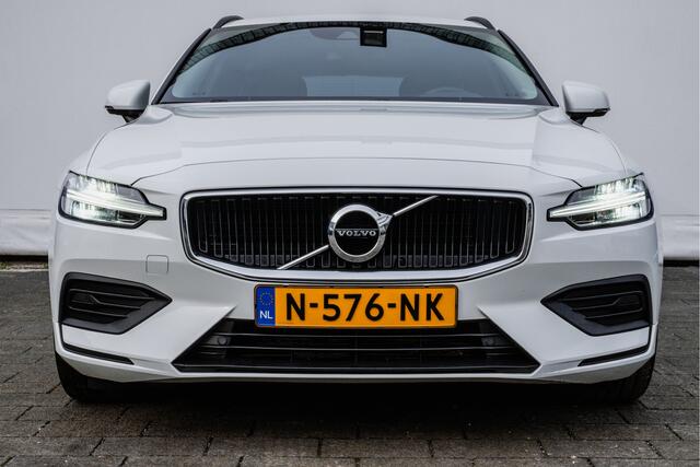 Volvo V60 2.0 B3 Momentum Advantage Trekhaak/ Contourstoelen/ Stuur-stoelverwarming/ Leer/ Carplay/ Pdc/ Full led