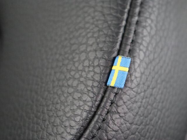 Volvo V60 2.0 T8 Recharge AWD Inscription | Panoramadak | Trekhaak | Stoel & stuurverwarming | Carplay | Harman/Kardon | Navigatie | Achterbankverwarming | Cruise control | PHEV | Plug In