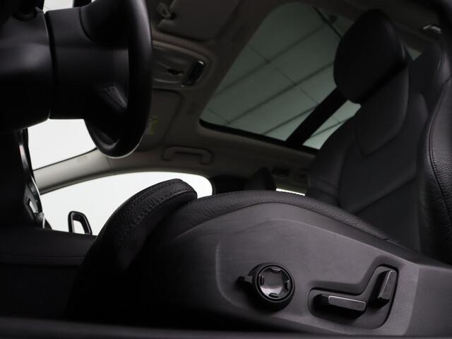 Volvo V60 2.0 T8 Recharge AWD Inscription | Panoramadak | Trekhaak | Stoel & stuurverwarming | Carplay | Harman/Kardon | Navigatie | Achterbankverwarming | Cruise control | PHEV | Plug In