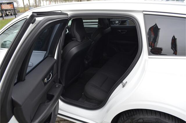 Volvo V60 2.0 B3 Camera | Adap. Cruise | Pilot As.| Trekhaak 1800kg | Stuur en stoelverw.| Carplay | Four c onderstel |