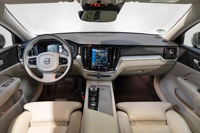 Volvo V60 2.0 163 PK (+ 11 PK elektrisch)Inscription Automaat, Panodak, NL- auto, Leder, El.Trekhaak, Winterset