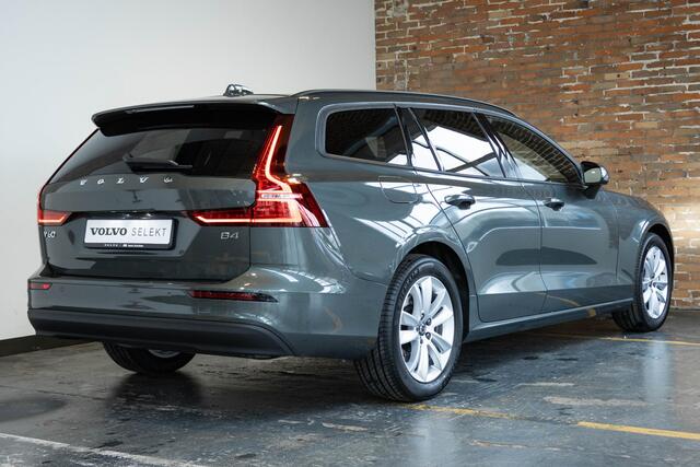 Volvo V60 B4 Essential Edition | Stoelverwarming | Stuurwielverwarming | Parkeersensoren voor + achter | Parkeercamera | BLIS | Lederen Bekleding | Pilot Assist | Google Infotainment