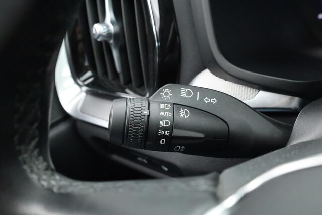 Volvo V60 2.0 T6 Plug-in hybrid AWD Plus Dark | Navi | Memory Seats | Stoel- Stuurverw. | Apple CarPlay | Camera | Keyless | 19''