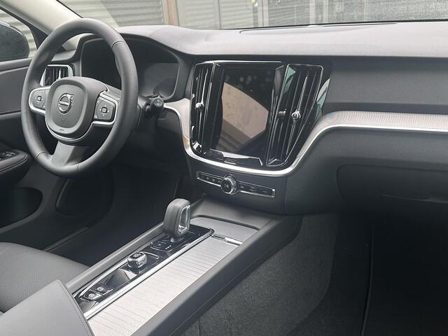 Volvo V60 2.0 B4 Essential Edition / Voor+achter+stuur verwarmd / Leder / BLIS / Camera achter / Pilot assist + ACC /