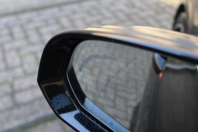 Volvo V60 2.0 B3 R-Design Automaat Elektrisch Verstelbare Stoelen, Lederen Bekleding, Elektrische Achterklep, Cruise & Climate Control