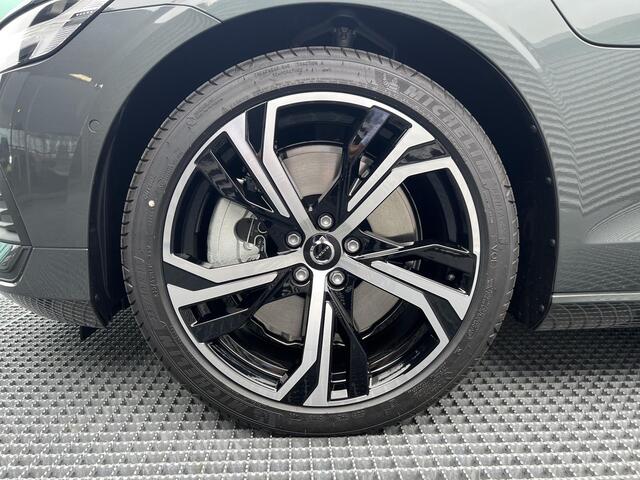 Volvo V60 2.0 T6 Plug-in hybrid AWD Business Edition PHEV, Long range, Automaat, 19 inch R-design dark wielen, Stoelverwarming voor- en achter, Stuurverwarming, Park assist voor- en achter