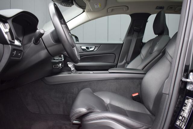 Volvo V60 2.0 T5 250pk Automaat Inscription Zwart Leder | Panoramadak | LED | Carplay | Virtual | Sportstoelen