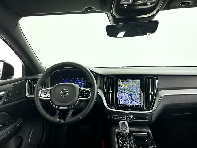 Volvo V60 T6 Plug-in hybrid AWD Plus Dark | Panoramadak | Harman Kardon | 360° camera | Trekhaak | Stoel- stuurverwarming