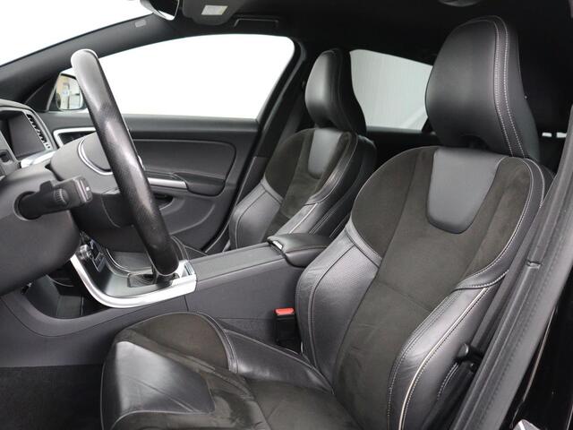 Volvo V60 2.0 T4 Sport | Stoelverwarming | Bi-Xenon | Leder/Alcantara | Trekhaak | Navigatie | Bluetooth | Cruise control | Parkeerhulp | Climate control | Origineel NL