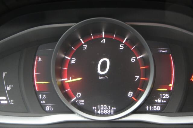 Volvo V60 2.0 T3 Mom.Pro /LEER/Trekhaak