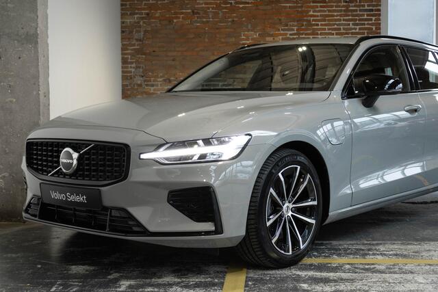 Volvo V60 T6 Plug-in hybrid AWD Plus Bright | Lederen Bekleding | Google Infotainment | Parkeercamera | Parkeersensoren voor + achter | Stoelverwarming | Stuurwielverwarming | Harman Kardon Premium Audio |