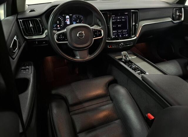 Volvo V60 2.0 B3 Inscription | Achteruitrijcamera | Parkeersensoren | Trekhaak | Lederen Bekleding | BLIS | Cruise Control Adaptief | Lichtmetalen Velgen 18 inch | Keyless Entry | Stoelverwarming