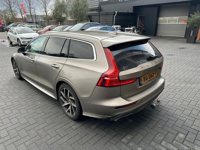 Volvo V60 2.0 T5 Momentum | Sportstoelen | Leer | Trekhaak |