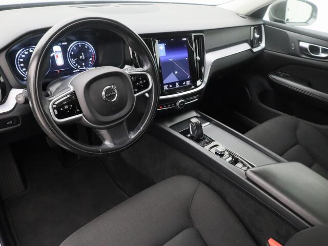 Volvo V60 2.0 B3 Momentum | PANO | CAMERA | ADAPTIVE | STOEL- EN STUURVERW.