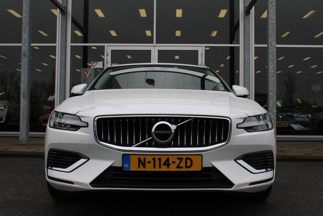 Volvo V60 T8 Recharge AWD Inscription | Trekhaak | Verw. Stoel- & stuurwiel | Apple Carplay/Android Auto | Camera | El. Bestuurdersstoel met geheugen |