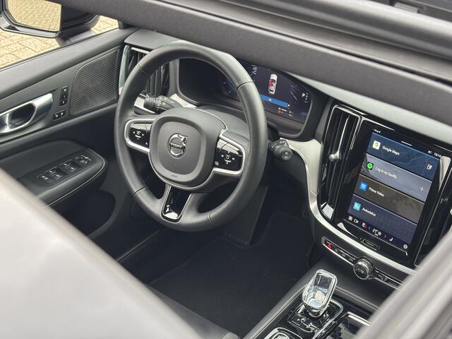 Volvo V60 2.0 T6 Plug-in hybrid AWD Ultimate Bright / Trekhaak Elektrisch Wegklapbaar / Stoel & Stuurverwarming / Google Maps Navi /