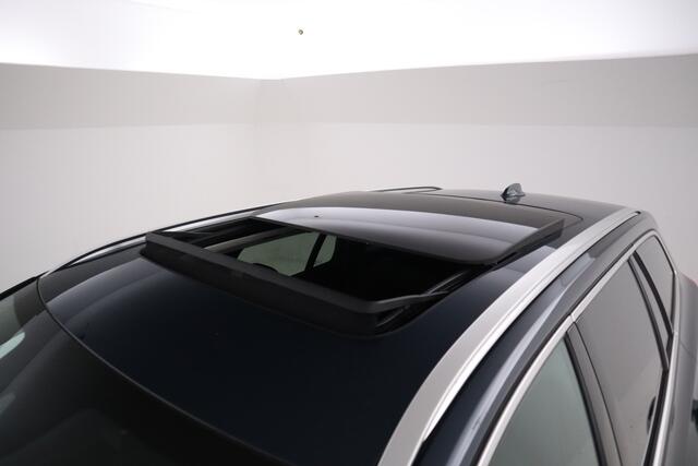 Volvo V60 2.0 T8 Twin Engine AWD Inscription Panorama, Apple carplay, Leder, Climate,