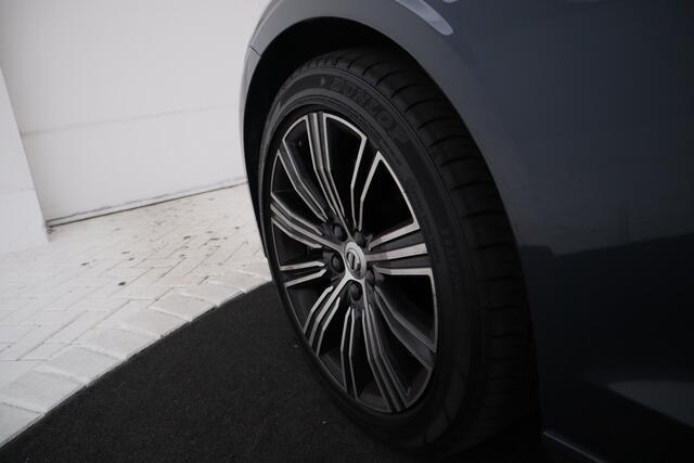 Volvo V60 2.0 T8 Twin Engine AWD Inscription Panorama, Apple carplay, Leder, Climate,