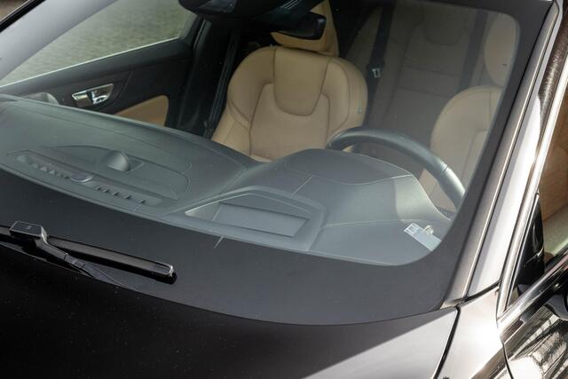 Volvo V60 2.0 T6 AWD Inscription 310pk Massage B&W Trekhaak