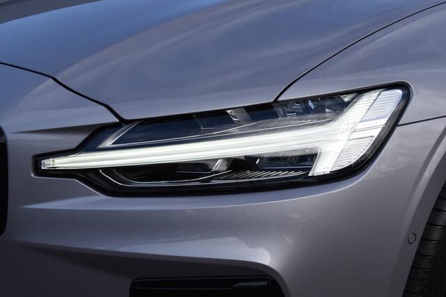 Volvo V60 T6 350PK Plug-in hybrid AWD Plus Dark Panodak | H&K | ACC | Blis | Contour Stoelen | Stuurverwarming