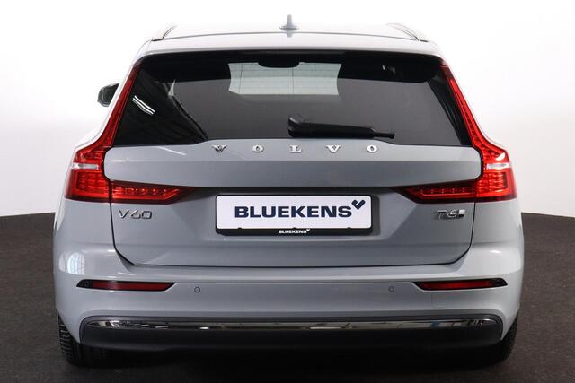 Volvo V60 T6 Recharge AWD Core Bright - IntelliSafe Assist & Surround - 360º Camera - Harman/Kardon audio - Adaptieve LED koplampen - Verwarmde voorstoelen, stuur & achterbank - Parkeersensoren voor & achter - Extra getint glas - 18' LMV