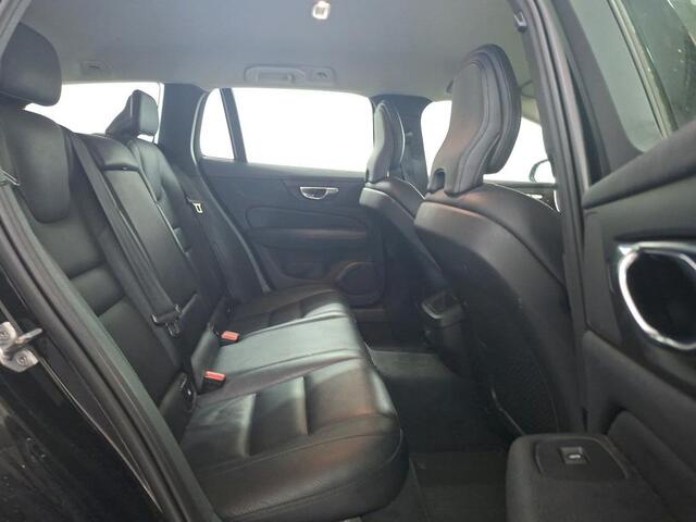 Volvo V60 2.0 B3 Momentum Advantage NL-AUTO | NAVI | LEDER