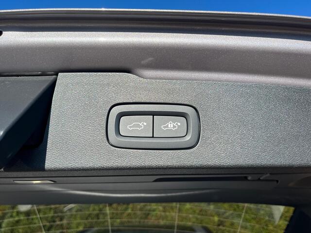 Volvo V60 2.0 T6 Plug-in hybrid AWD Plus Dark | Panoramadak | Harman/Kardon | Stoel/Stuur Verwarming |