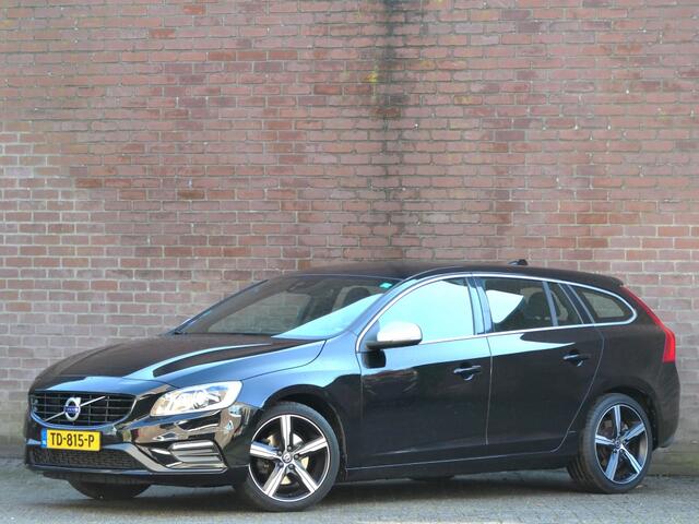 Volvo V60 2.0 T4 Bus. Sport 12 MND garantie Xenon / Trekhaak / Navi