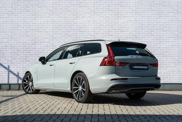 Volvo V60 2.0 T6 Plug-in hybrid AWD Plus Dark | Sportstoelen | Elektrisch inklapbare Trekhaak | Harman Kardon Audio | 360 Camera | Electrisch Verstelbare Stoelen |