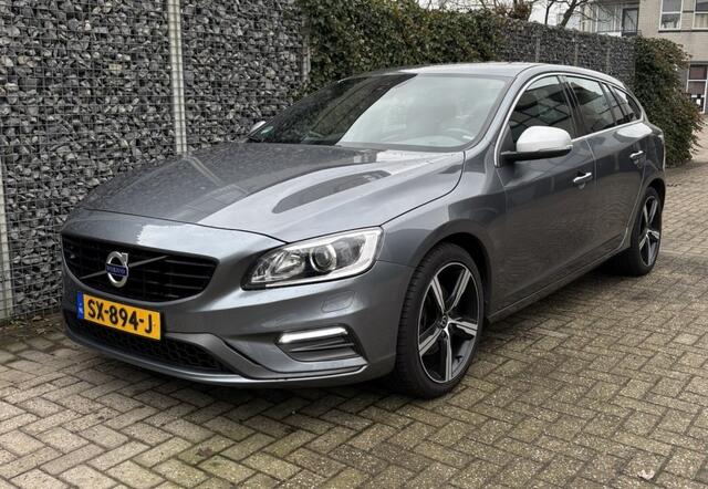 Volvo V60 2.0 T4 Bus. Sport