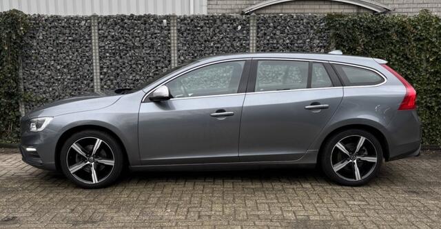 Volvo V60 2.0 T4 Bus. Sport