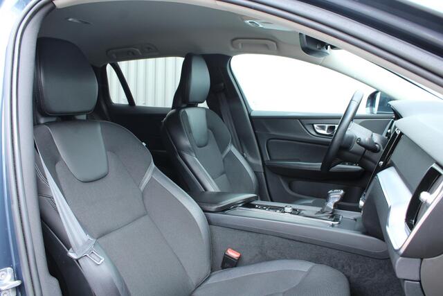 Volvo V60 T5 Automaat Momentum | Keyless Entry| Parkeersensoren voor + achter | Apple Carplay / Android Auto | Navigatie | Dealeronderhouden | Cruise Control | Privacy Glass | 18" Lichtmetalen Velgen