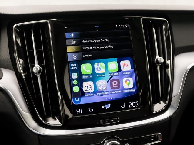 Volvo V60 2.0 B3 Sport 177Pk Automaat (APPLE CARPLAY, GROOT NAVI, STUUR/STOELVERWARMING, CAMERA, SPORTSTOELEN, TREKHAAK, LANE ASSIST, NIEUWSTAAT)