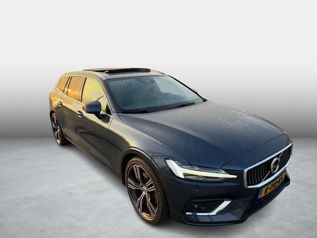 Volvo V60 2.0 B4 Inscription | Panoramadak | Trekhaak | Harman Kardon Audio | Achteruitrijcamera | Lichtmetalen Velgen 19 inch | Standkachel | Lederen Bekleding | Stoelverwarming | Navigatie