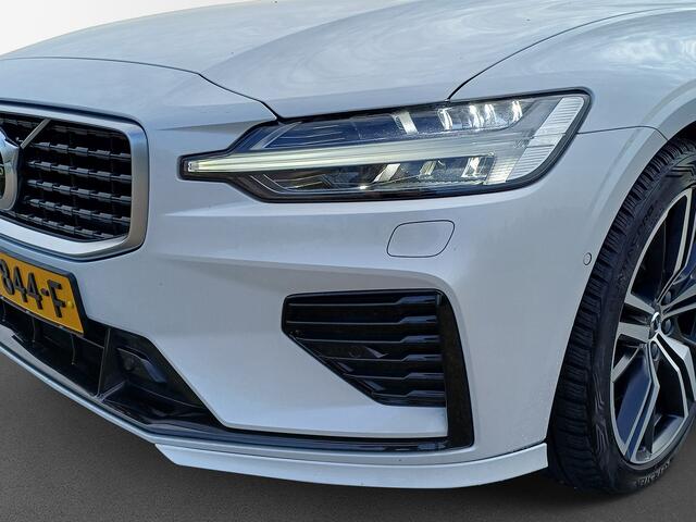 Volvo V60 2.0 T8 AWD R-Design /Pano/Leder/Trekh/Bower&Wilkins audio/