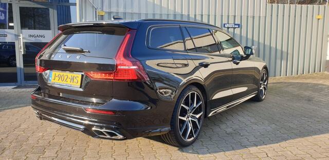 Volvo V60 2.0 T6 RECHARGE AWD R-DESIGN Pano