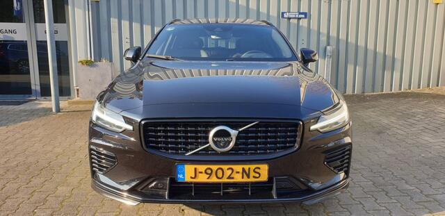 Volvo V60 2.0 T6 RECHARGE AWD R-DESIGN Pano