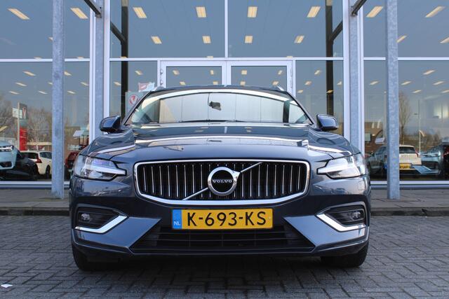 Volvo V60 B3 R-Design | El. Voorstoelen | Adapt. Cruise | Trekhaak | Verw. Voorstoelen & Achterbank | Camera |