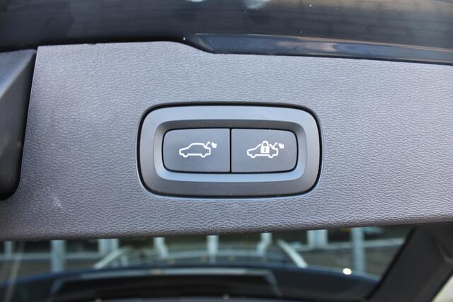 Volvo V60 B3 R-Design | El. Voorstoelen | Adapt. Cruise | Trekhaak | Verw. Voorstoelen & Achterbank | Camera |