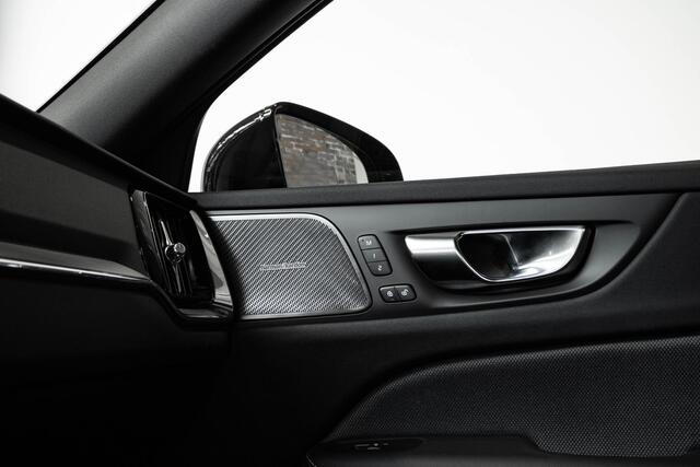 Volvo V60 T6 Plug-in hybrid AWD Plus Dark | Adaptive Cruise Control | 360° Parkeercamera | BLIS | Stoelverwarming | Stuurwielverwarming | Wegklapbare trekhaak | Harman Kardon Premium Audio | Google infotainment |