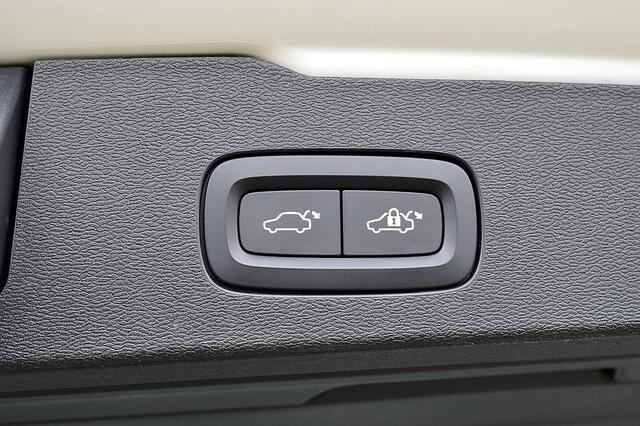 Volvo V60 2.0 T8 Recharge AWD Inscription Rijklaarprijs-Garantie Leder Sport interieur Trekhaak Led Camera