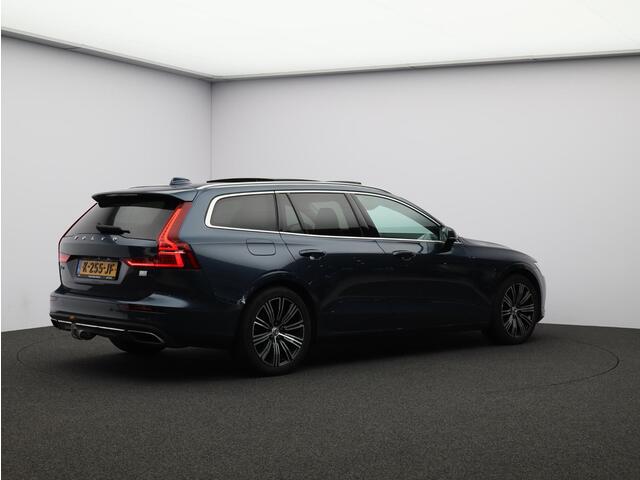 Volvo V60 T6 AWD Recharge Inscription /Trekhaak / Pan. dak / 360 camera / Stoel+stuur+achterbankverwarming / Privacy glass