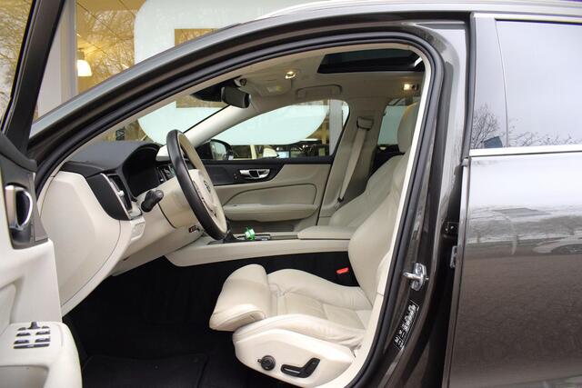 Volvo V60 2.0 T4 Inscription met PANO LED HUD LEDER CARPLAY