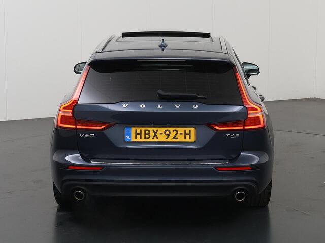 Volvo V60 2.0 T6 Recharge AWD R-Design | Panoramadak | Contourstoelen | HUD | Navigatie | Stoelverwarming | Camera | DAB | Apple CarPlay/Android Auto | Adaptieve Cruise Control | Harman/Kardon | Ele.verstelbare stoel + geheugen |