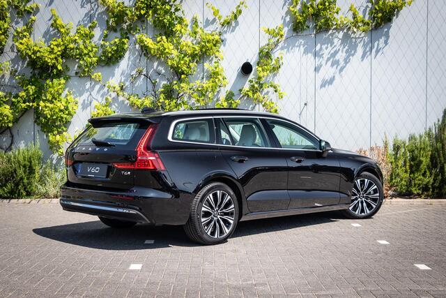 Volvo V60 T6 Plug-in hybrid AWD Ultra Bright | Adaptieve Cruise Control | Dodehoek Detectie | 360 Camera | Adaptieve Koplampen | Head-Up Display | Leder Blond | Elektr. Stoelen | Stoel+Stuurverwarming