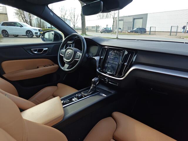 Volvo V60 T4 Momentum Pro | Rijklaarprijs | Trekhaak | Leer | Intellisafe |